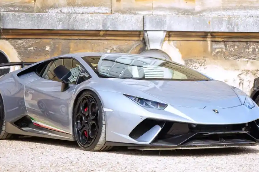 Lamborghini Huracan, uno de los tres autos lujosos que exigió el astro brasilero