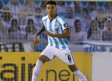 Osores vistiendo la camiseta de Atlético Tucumán