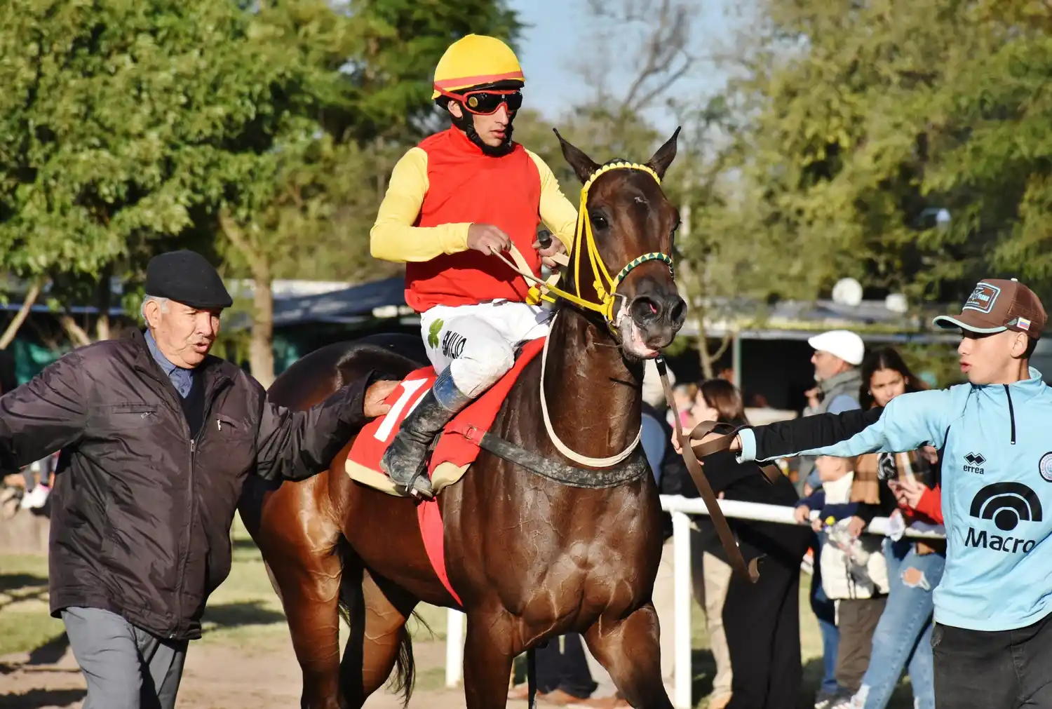 El ejemplar Santa Sonrisa animó la ultima reunión.