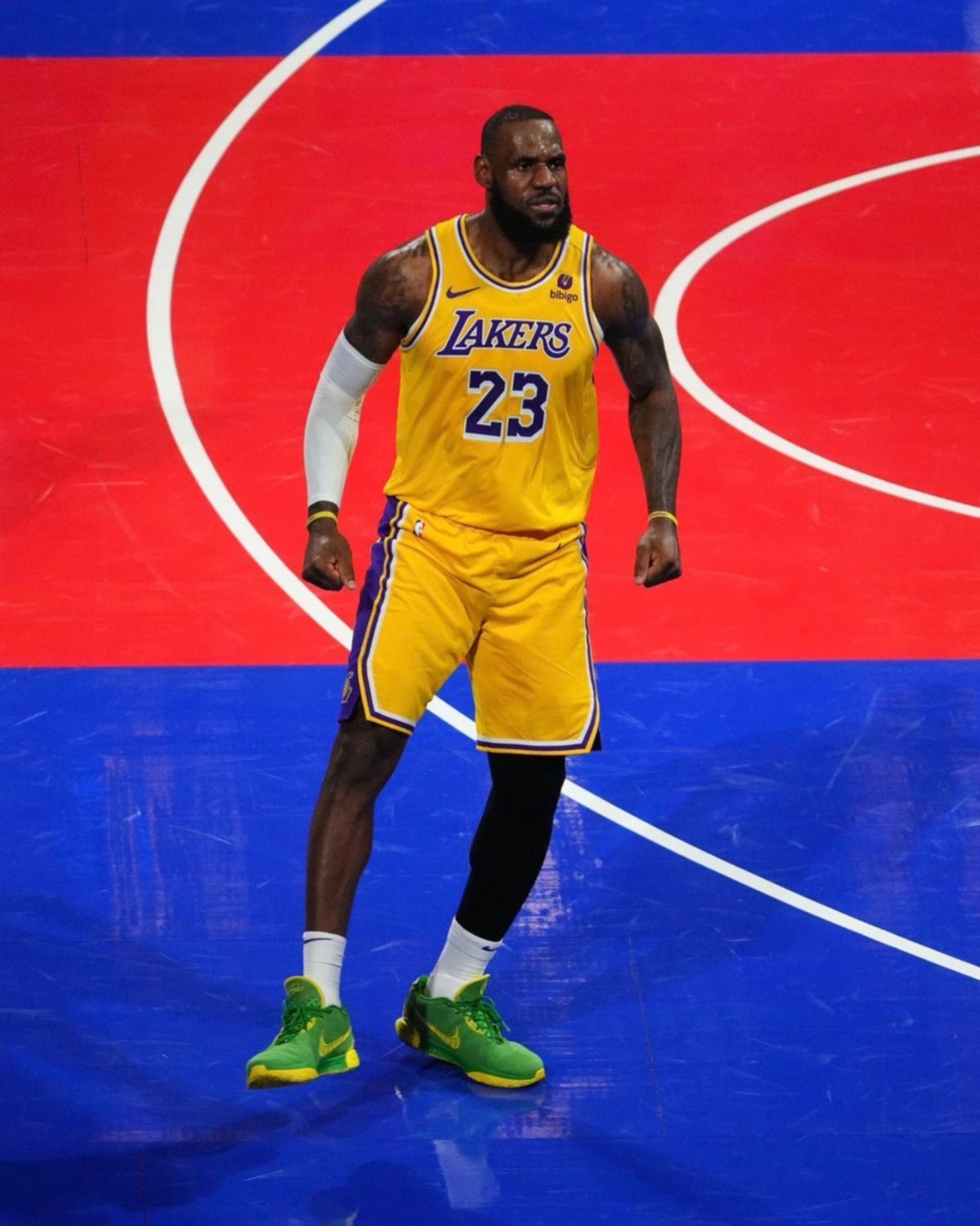 Así fue el festejo de LeBron James en el vestuario de los Lakers