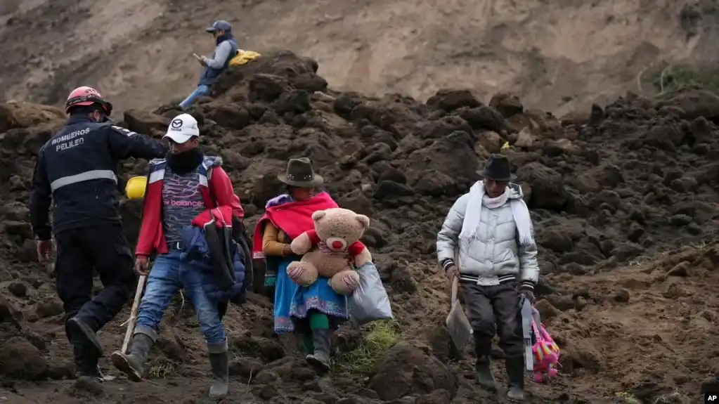Ecuador: Recuperan cuerpo de una niña tras horas de búsqueda