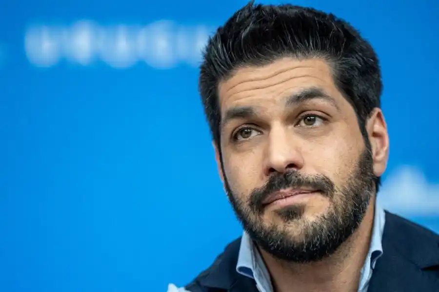 Andrés Ojeda (40), del Partido Colorado