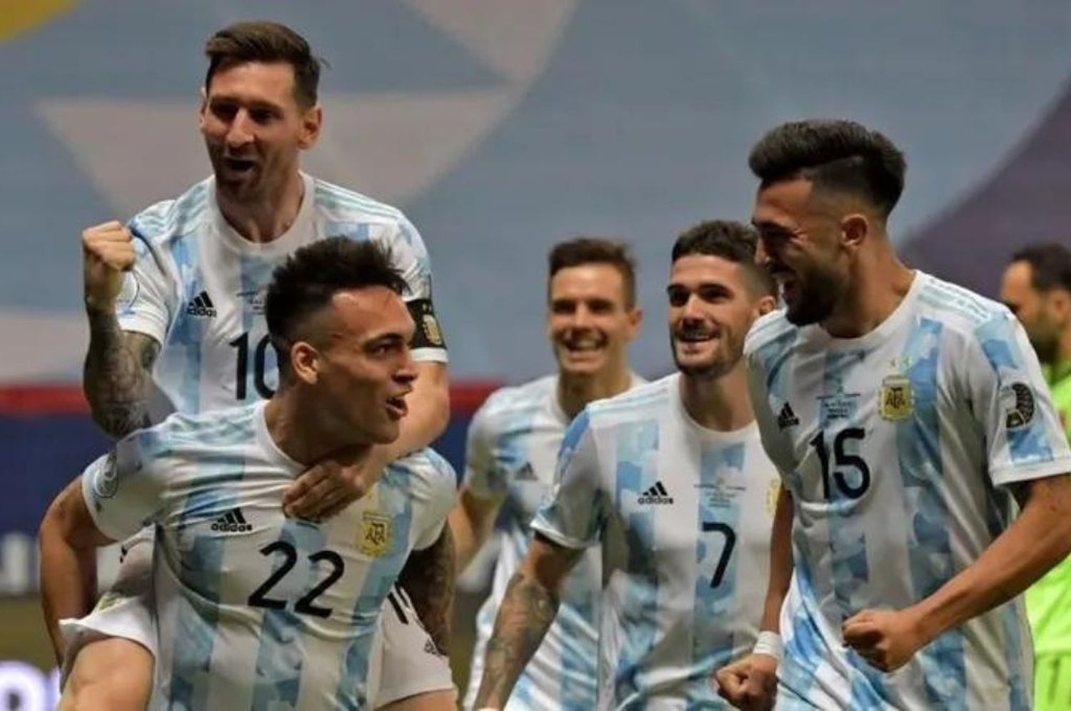 Scaloni entrega la lista preliminar de la Selección Argentina para el Mundial de Qatar