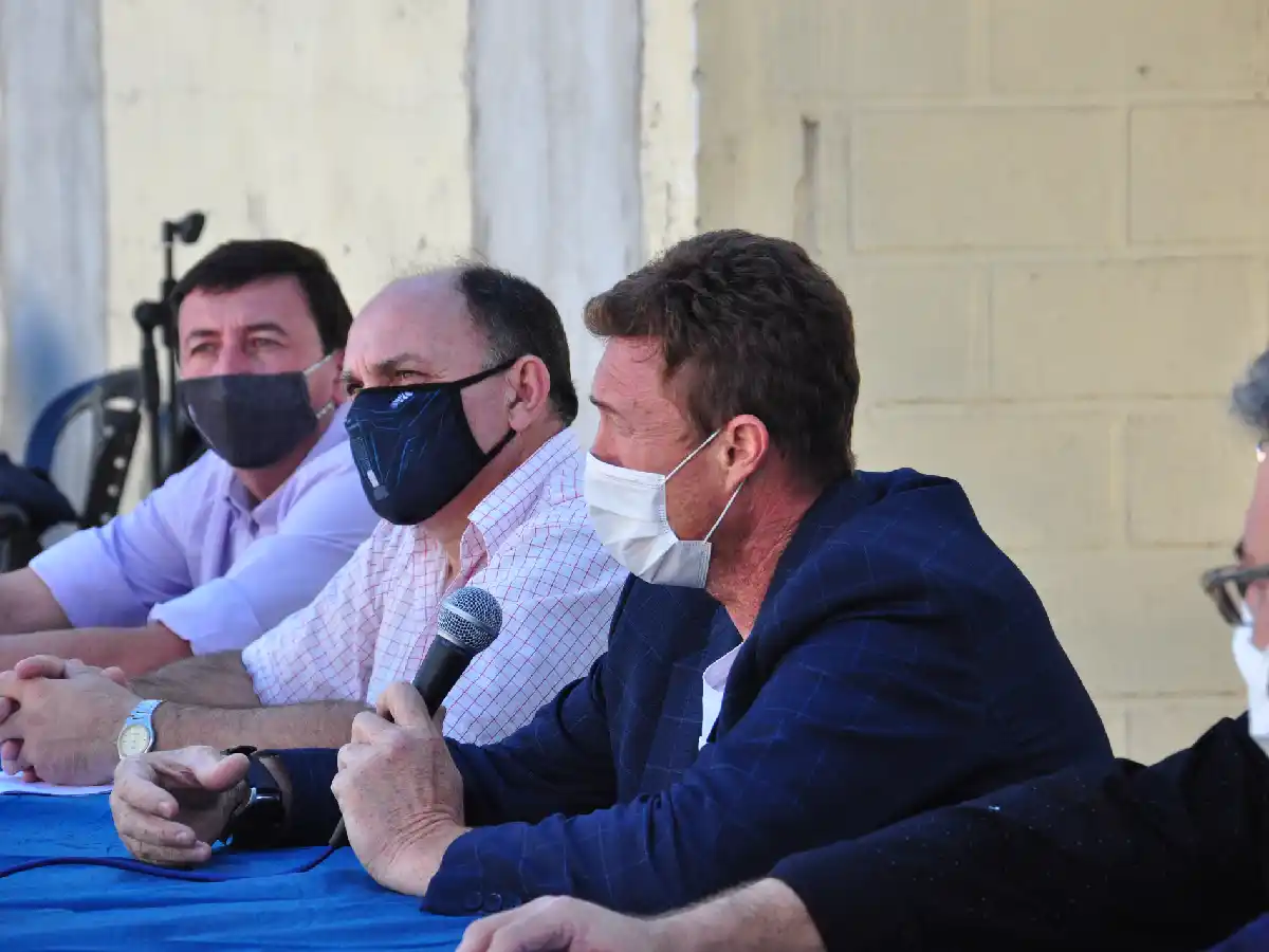  Anunciaron pavimentación de  calles en el barrio 20 de Junio   