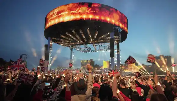 Un gran concierto en Windsor y miles de fiestas celebran la coronación de Carlos III