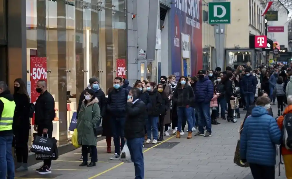 Austria endurece medidas y anuncia confinamiento casi total