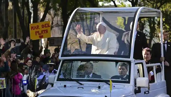 Francisco inicia una agenda sin respiro en su gira por México