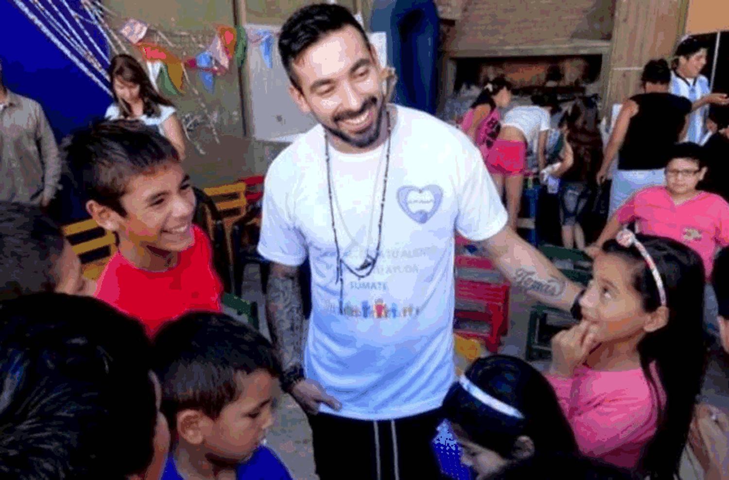 El solidario y ejemplar gesto del Pocho Lavezzi para los más necesitados de Villa Gobernador Gálvez