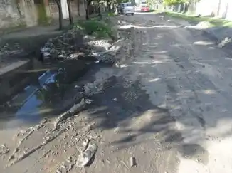 Quilmes: Reclaman pavimentación, luminarias y desagües al Intendente Gutiérrez