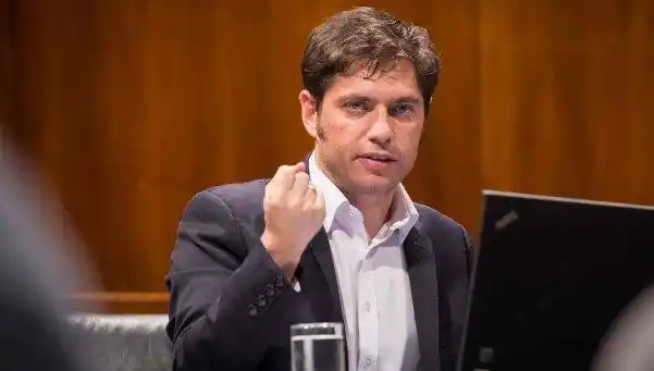 Axel Kicillof fue agredido cuando llevaba a su hijo a la escuela