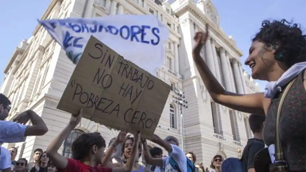 Según el CEPA, hubo más de 7000 despidos de empleados públicos en los 2 primeros meses del 2018