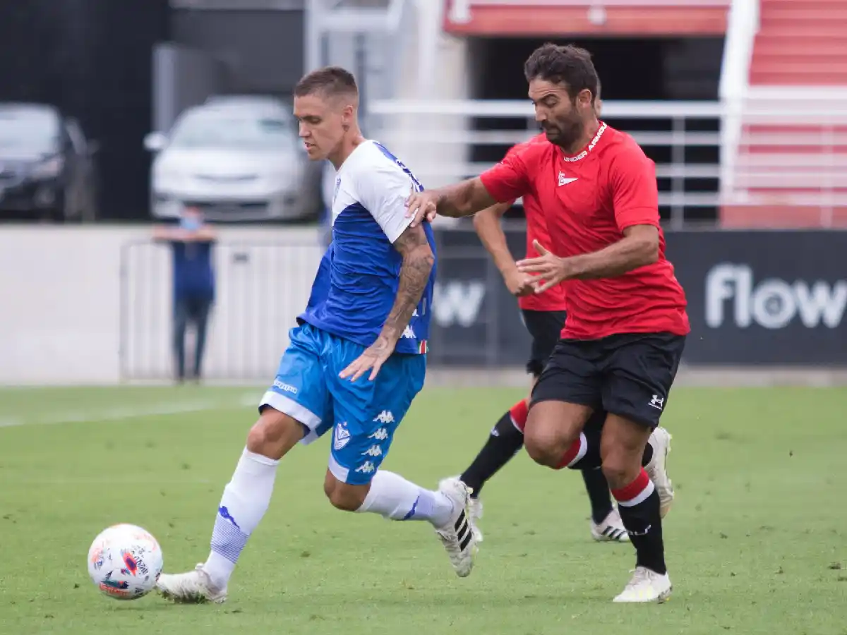 Estudiantes empató con Vélez en un partido de preparación