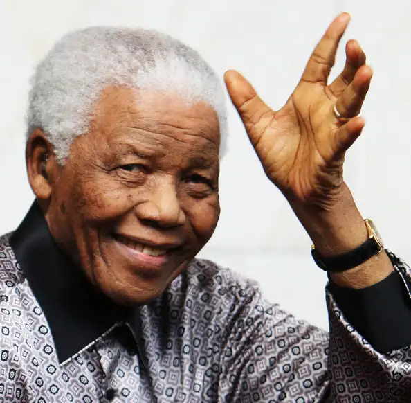 Aseguran que mejora el estado de salud de Mandela