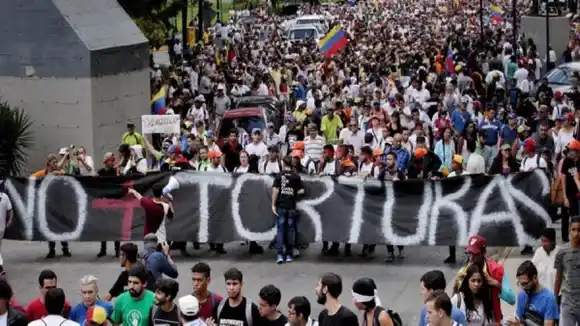 JUSTICIA ARGENTINA ADMITE  demanda de la fundación Clooney sobre violación de DD.HH. en Venezuela