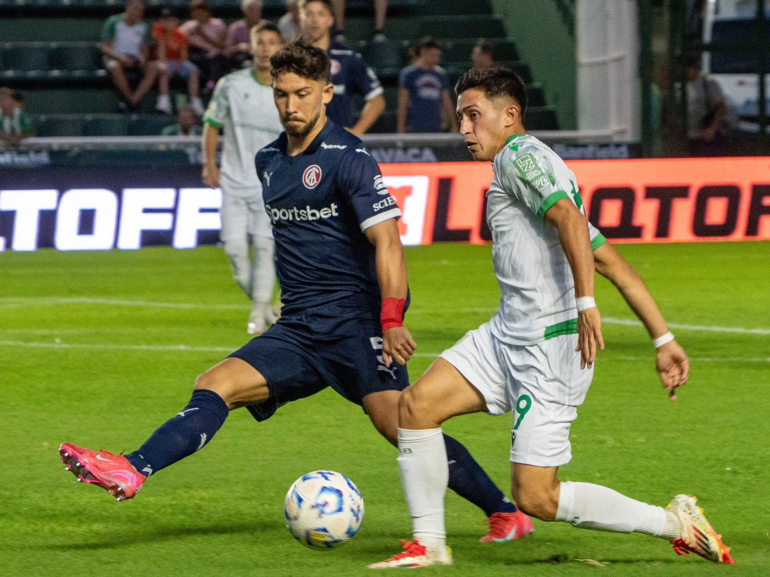 Banfield e Independiente no pudieron quebrar el cero