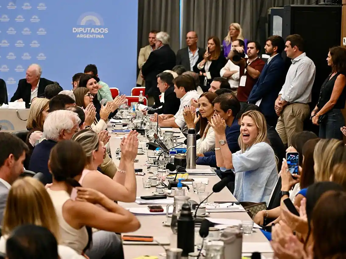 El plenario de comisiones allanó el camino para el tratamiento de la Reforma Laboral.