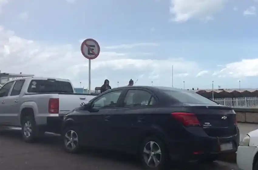 Lluvia de infracciones y descontrol de tránsito en la zona céntrica