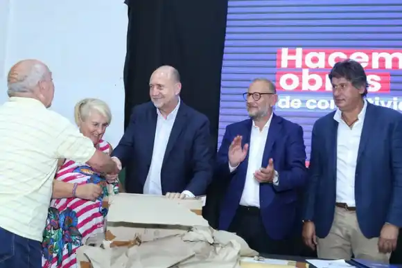 Perotti encabezó la licitación para la reconstrucción del acceso a Funes por Avenida Galindo