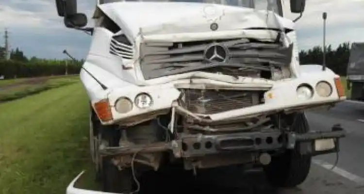 Dos camiones colisionaron en Ruta 9