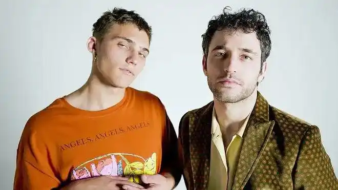 Koino Yokan. Dúo formado por Toto y Jere