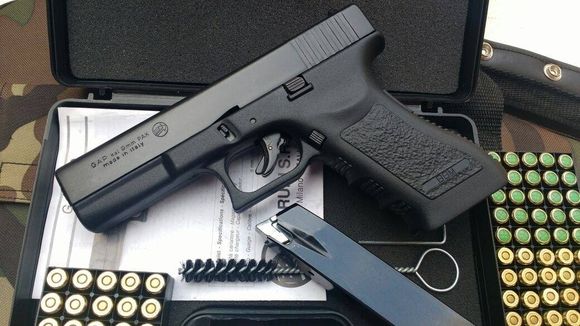 Amenazó a un hombre con una pistola de mentira en plena madrugada y terminó preso