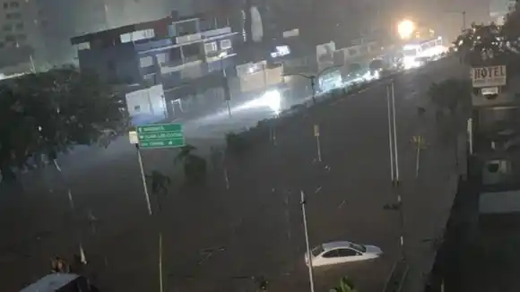 RECUERDAN PESADILLA DE LA TRAGEDIA: lluvias mantienen en alerta al estado La Guaira (VIDEOS)