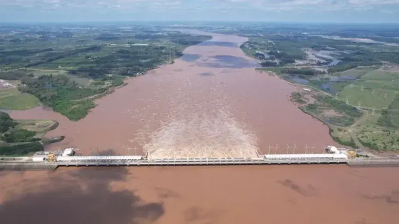 Salto Grande: el embalse tiende a los 35,10 metros y aguas abajo el nivel del río está estable
