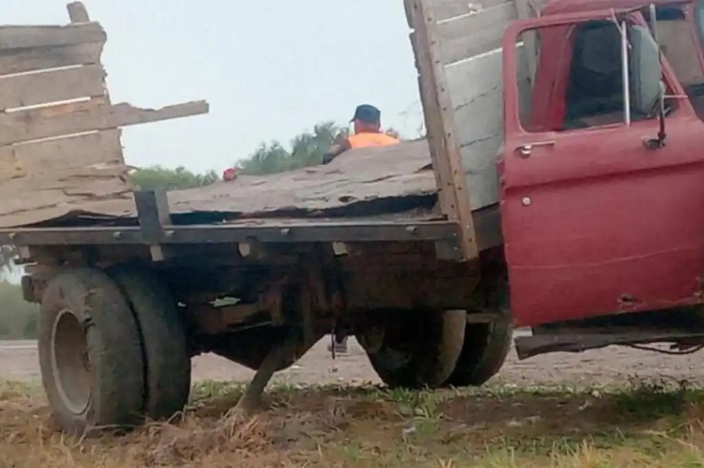 Circulaba por la Ruta 34 en un camión Ford, en un estado deplorable.