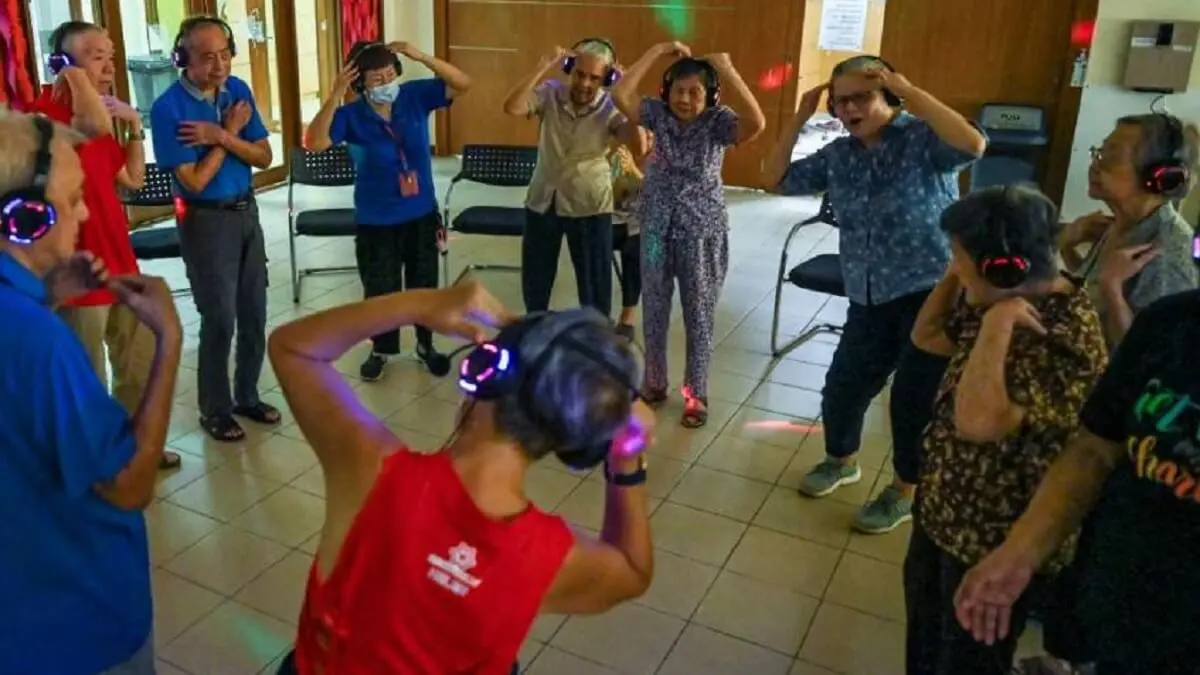 EN SINGAPUR HAY  «DISCOTECAS silenciosas» para enfermos de demencia