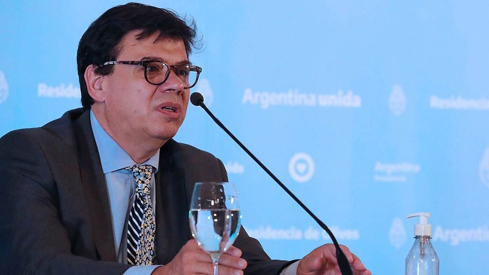 Moroni dijo que el Gobierno analiza incentivar contrataciones laborales pero no con un blanqueo