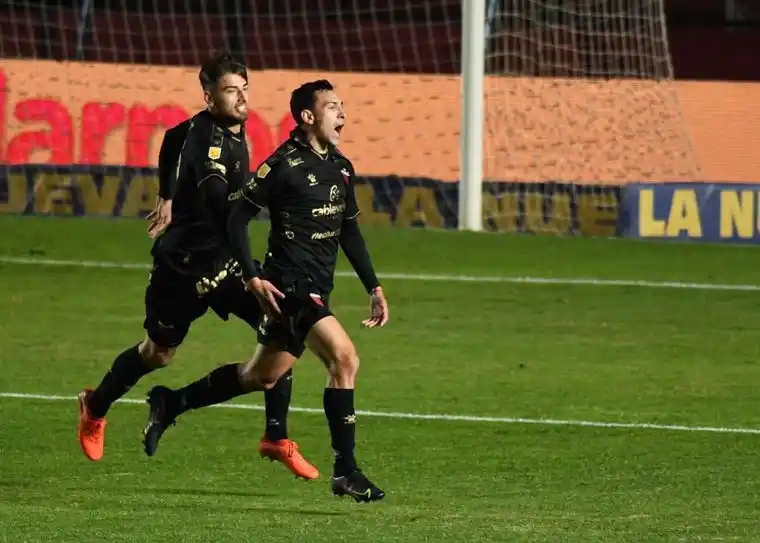 Colón visita a Aldosivi