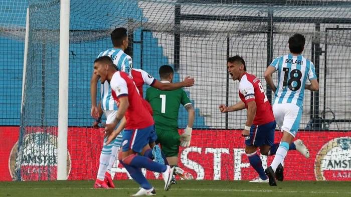 Racing perdió con Nacional en el reinicio de la Copa Libertadores 