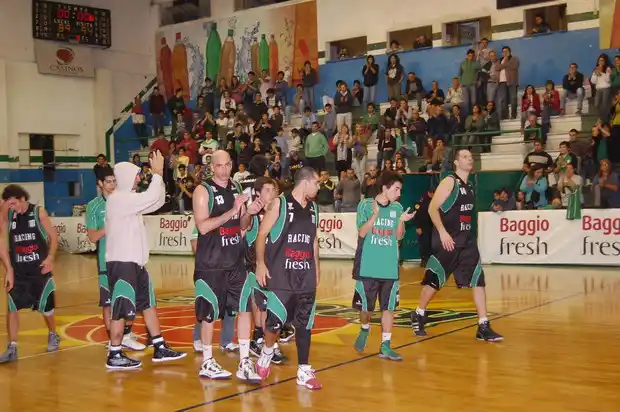 Racing cayó y perdió la categoría