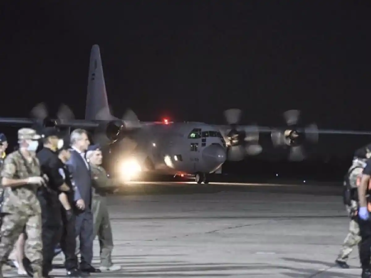 Solá aseguró que ya retornaron a Argentina más de 150 mil personas por vía terrestre o por avión