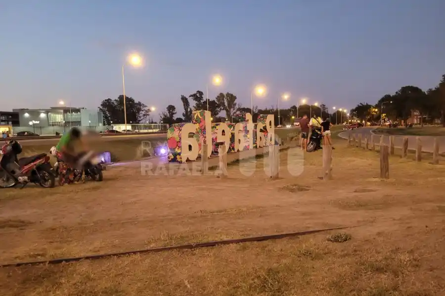 Decenas de personas sin documentación y varias motos retenidas en un importante operativo vehicular