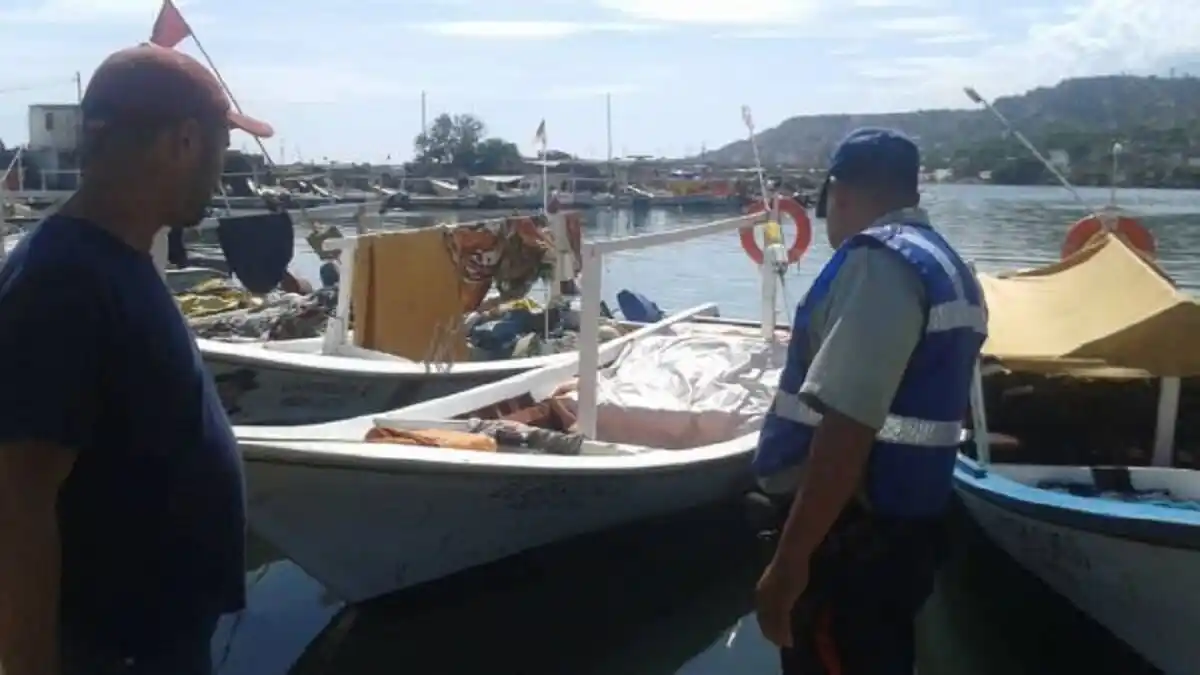 ESTABAN EN ALTAMAR: aparecieron con vida los pescadores desaparecidos en Vargas