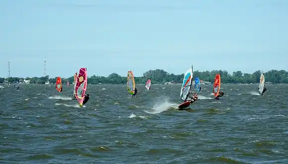 Fin de semana extra largo: Chascomús se destacó con una ocupación del 95% y una agenda que atrajo a miles de turistas