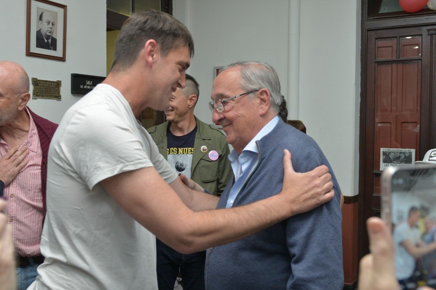 Iparraguirre felicitó a Lunghi.