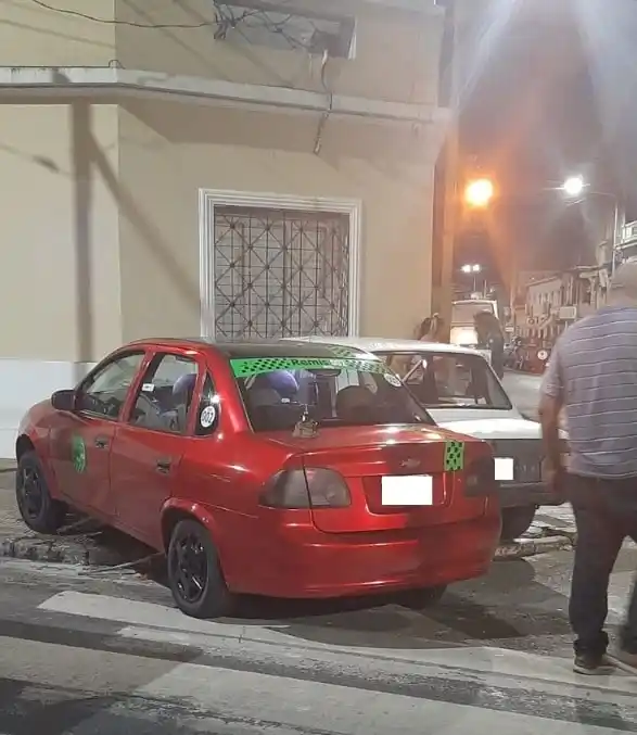 Chocaron y terminaron impactando una vivienda en Paraná