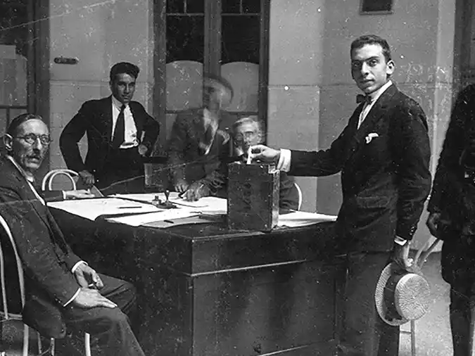 La Argentina que votaba entre pólvora y corrupción. Foto: Gentileza.