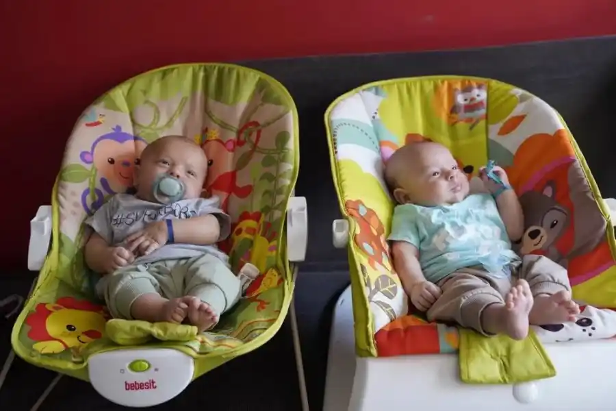 Los protagonistas del hilo viral, los pequeños Valentín y Lorenzo