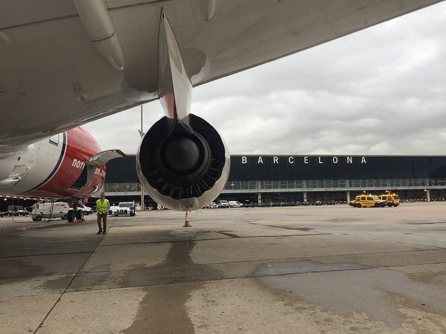 Barcelona recibió al primer 787 de Norwegian que operará vuelos de largo radio desde allí