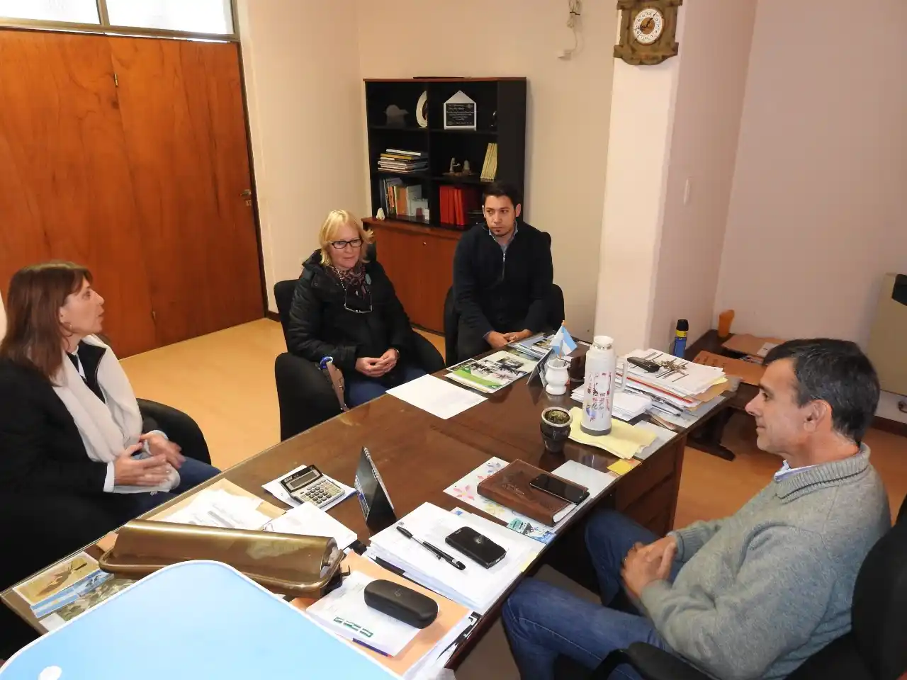 Continúan los trabajos para la pavimentación en Aldea San Antonio 