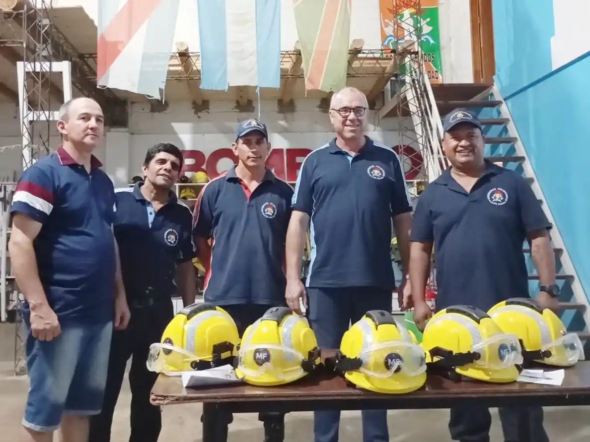 Bomberos Voluntarios de Villa del Rosario sumó nuevos cascos para incendios forestales