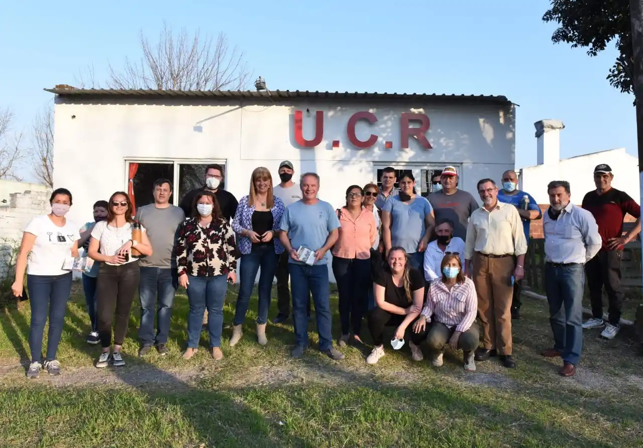 Recorrida sumando adhesiones para la lista 502 B