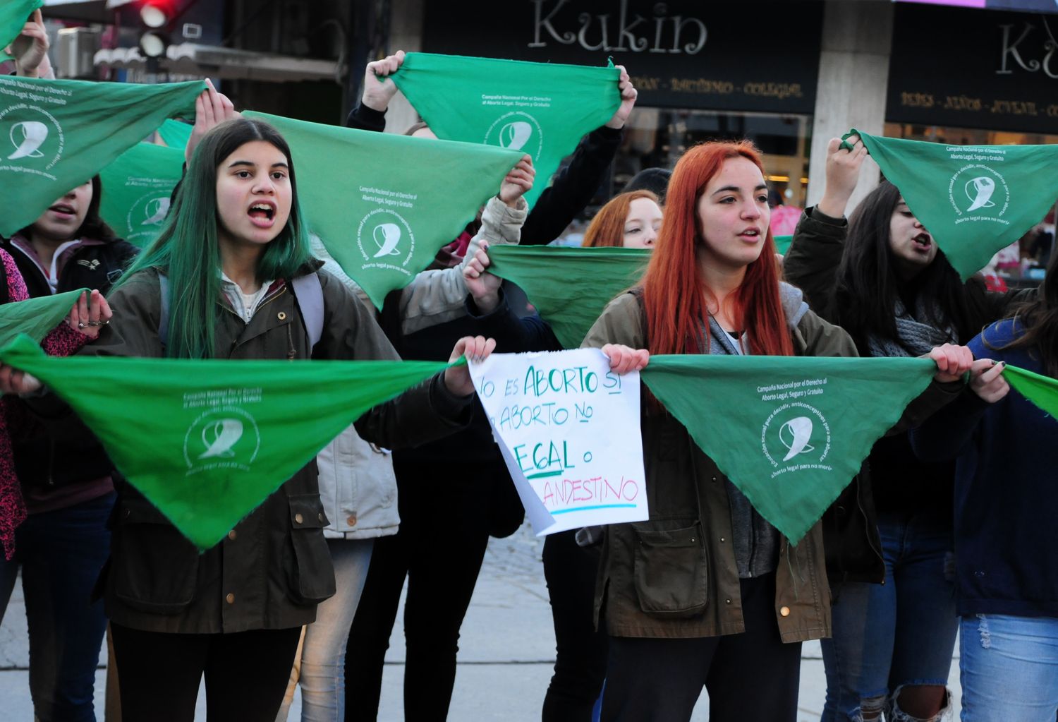 Ultimo “martes verde” antes de que Senadores trate la legalización del aborto