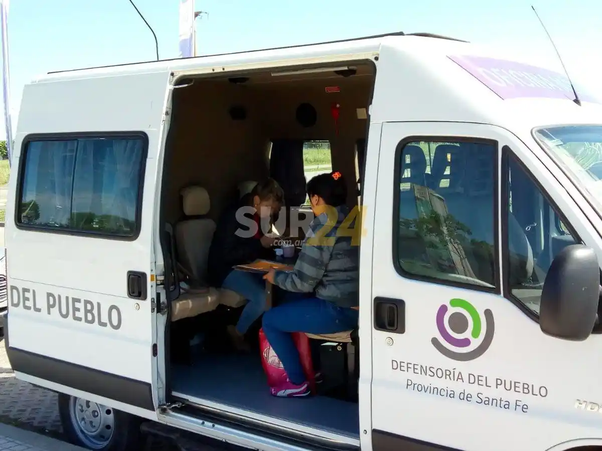 La Oficina Móvil de la Defensoría del Pueblo nuevamente en Firmat 