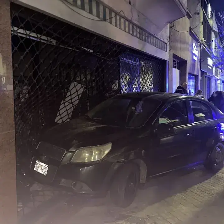 Un automovilista perdió el control tras descompensarse y chocó.
