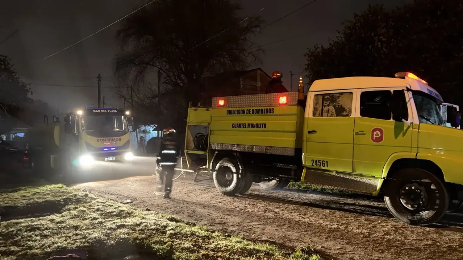 Un incendio provocó el derrumbe de parte del techo de una casa en el barrio Santa Rosa de Lima