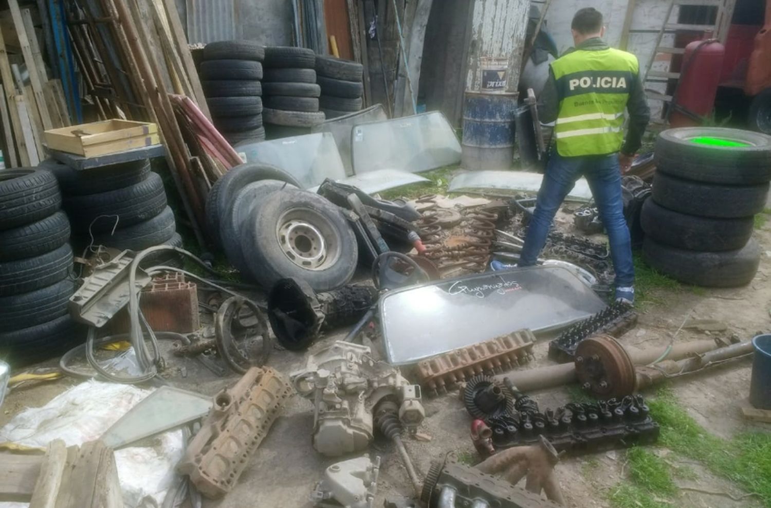 Clausuraron un taller mecánico por irregularidades